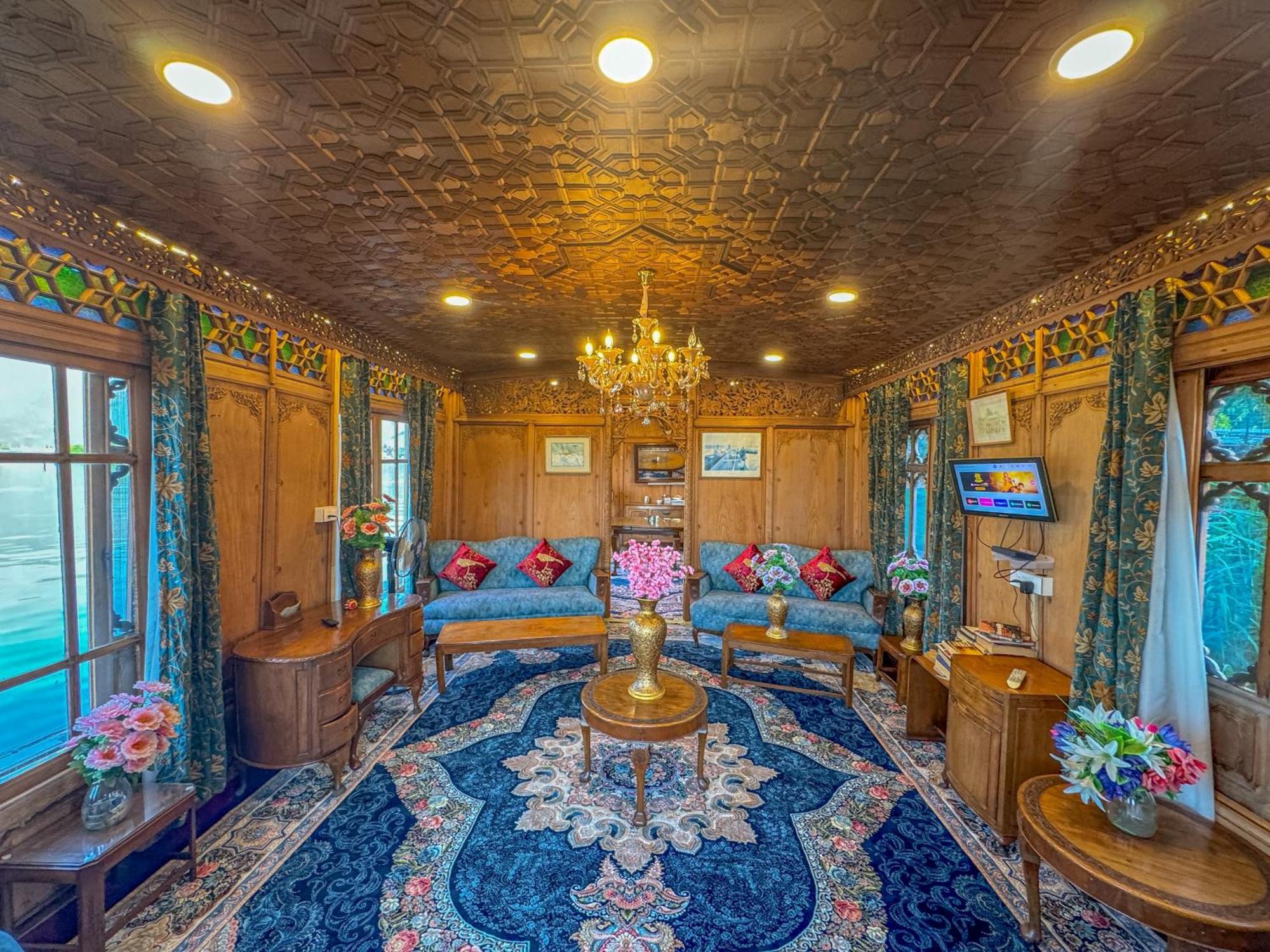 Peacock Houseboats Hotel Srīnagar Екстериор снимка