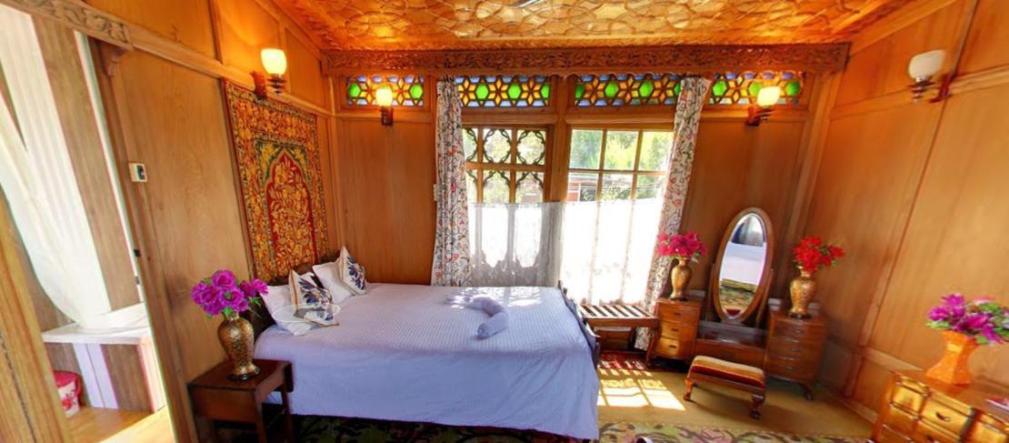 Peacock Houseboats Hotel Srīnagar Екстериор снимка