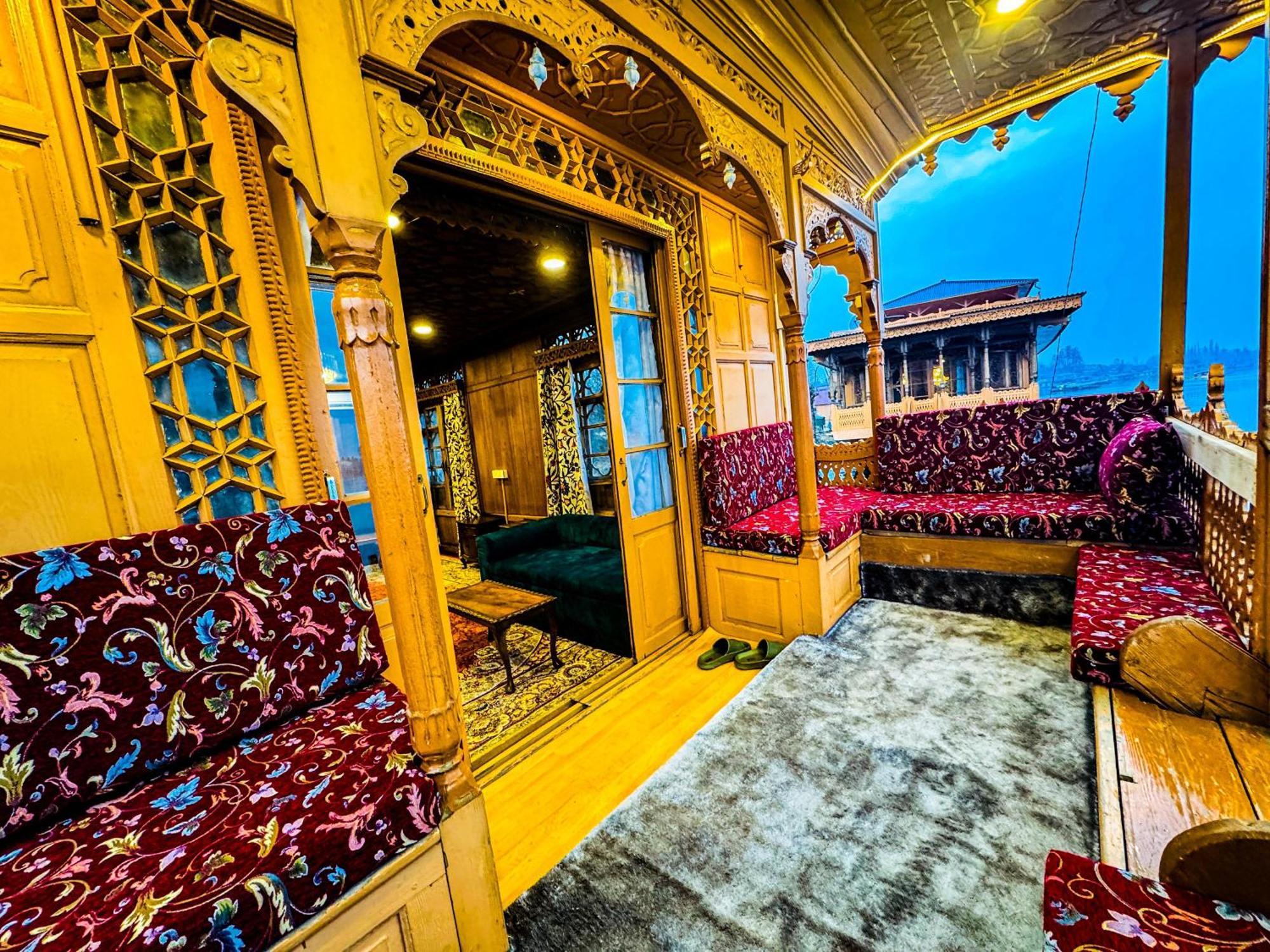 Peacock Houseboats Hotel Srīnagar Екстериор снимка