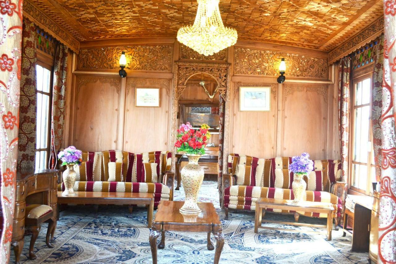 Peacock Houseboats Hotel Srīnagar Екстериор снимка