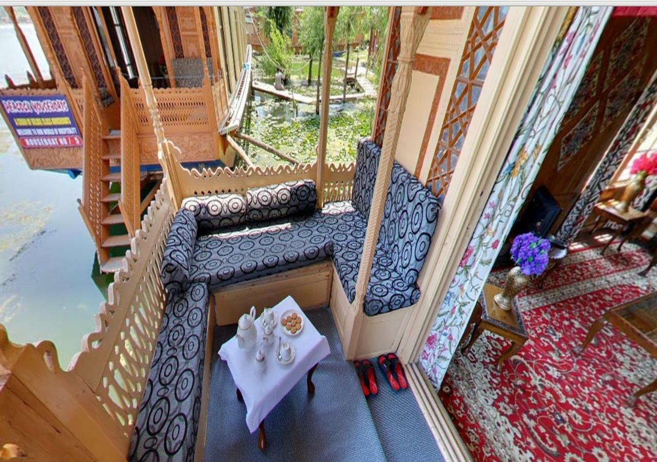 Peacock Houseboats Hotel Srīnagar Екстериор снимка