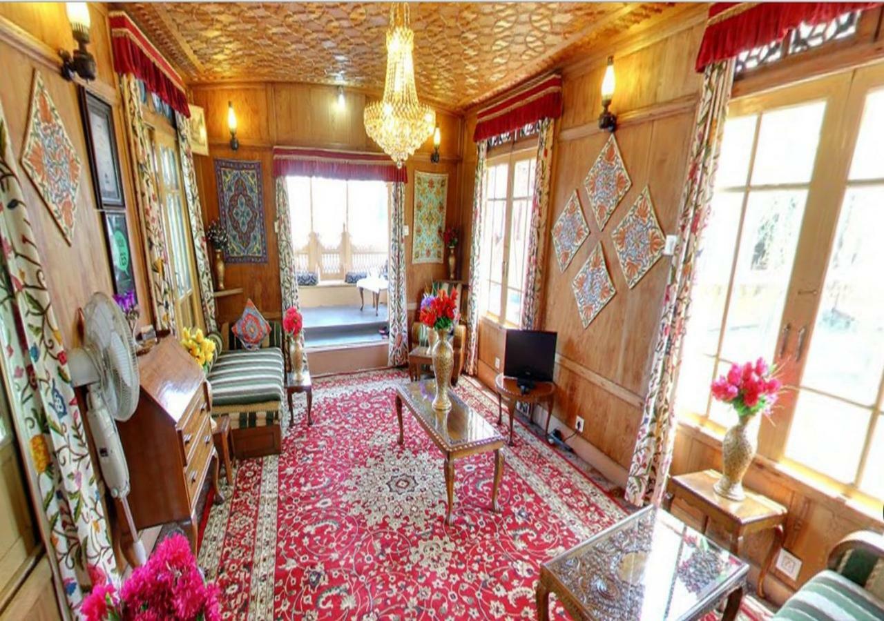 Peacock Houseboats Hotel Srīnagar Екстериор снимка