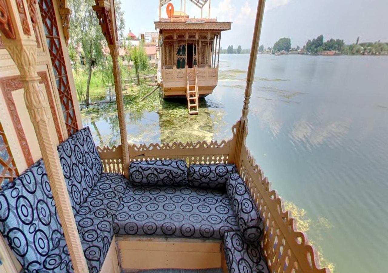 Peacock Houseboats Hotel Srīnagar Екстериор снимка
