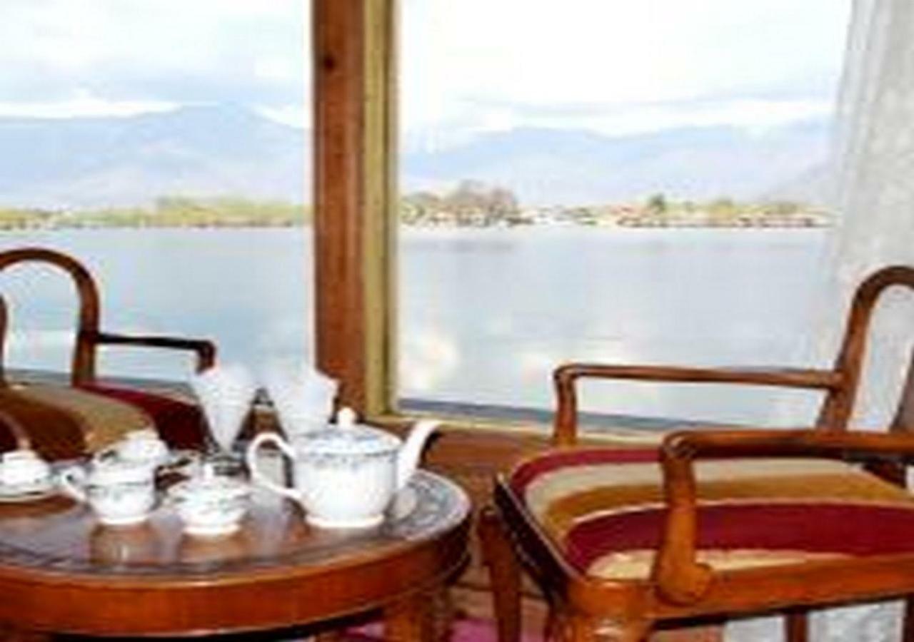 Peacock Houseboats Hotel Srīnagar Екстериор снимка