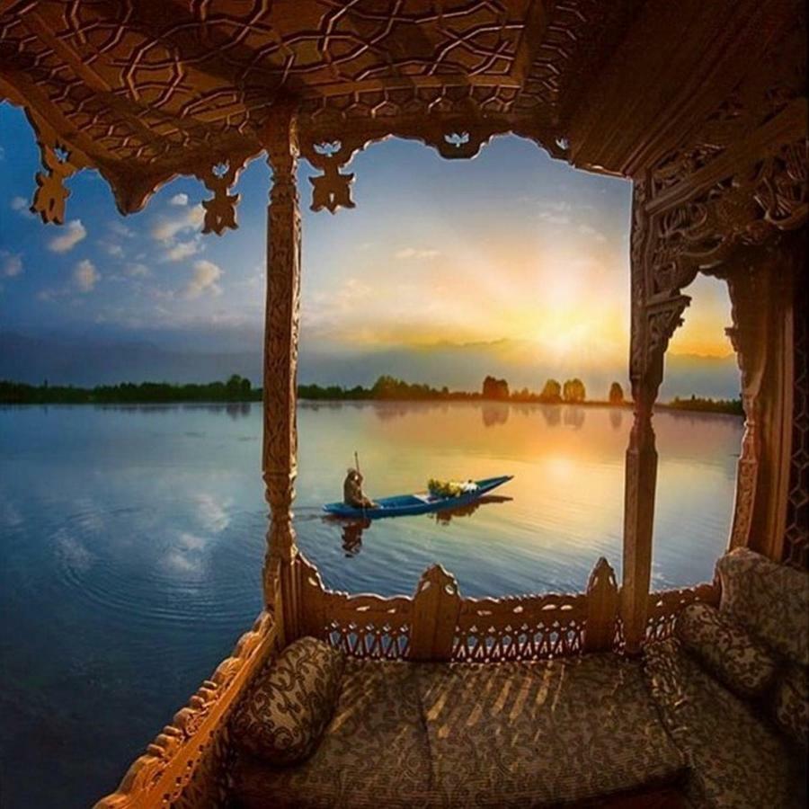 Peacock Houseboats Hotel Srīnagar Екстериор снимка